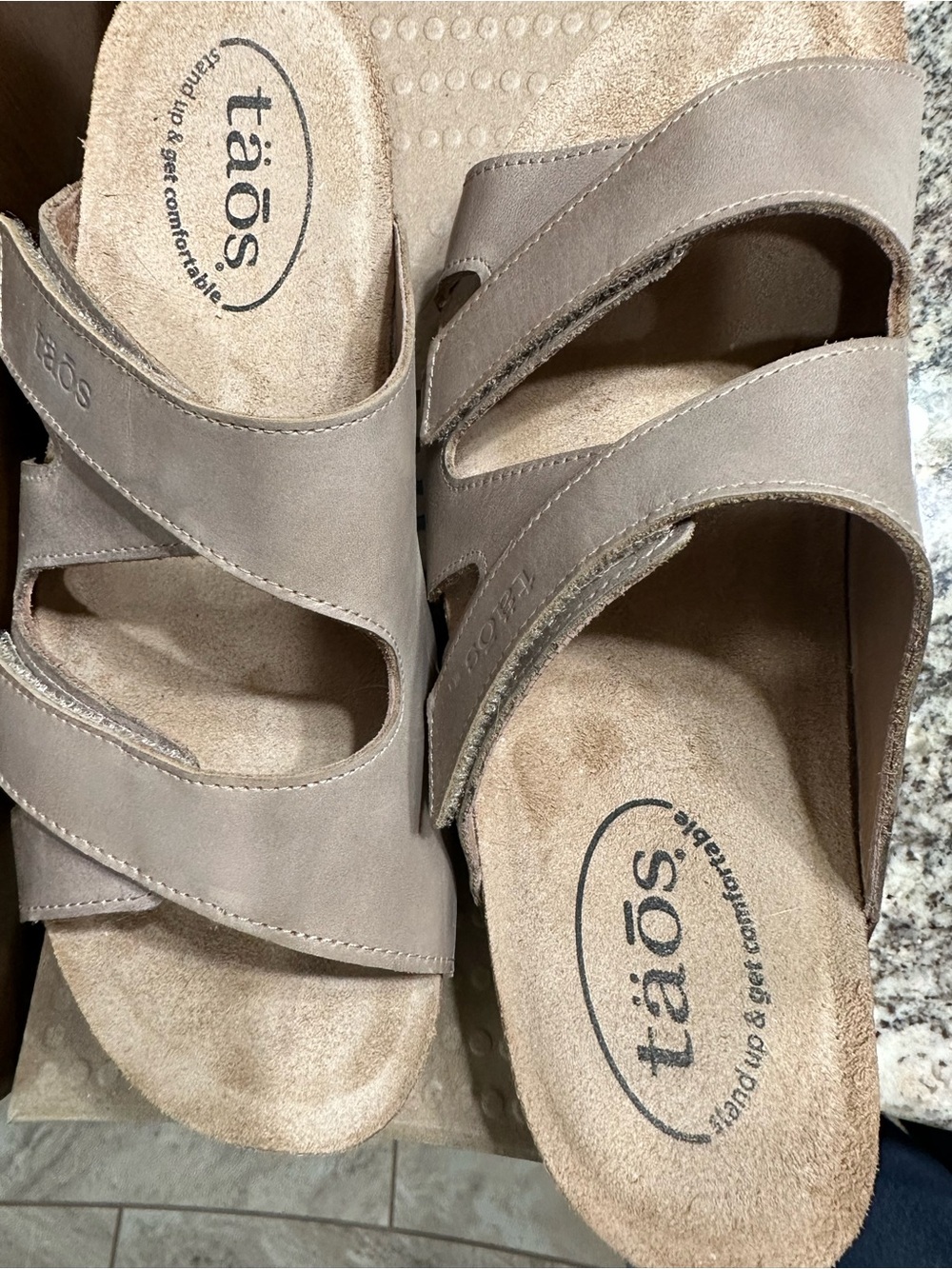 TAOS CASITA SANDALS SIZE 9 STONE! - Picture 8 of 10